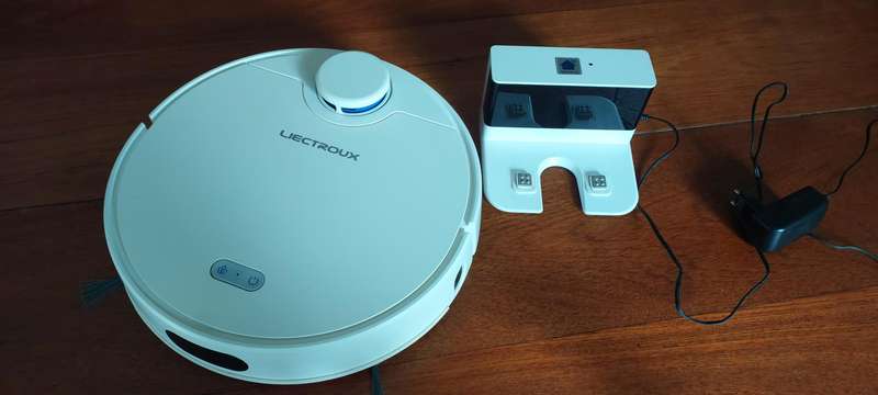 Liectroux ZK901 is a laser-guided vacuum robot
