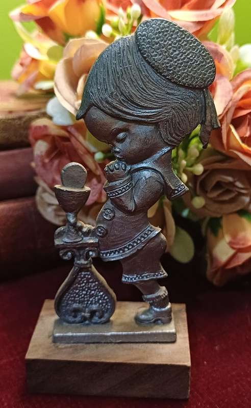 Vintage PELTRO CESELLATO A MANO Pewter Praying Girl Figurine on Wooden Base