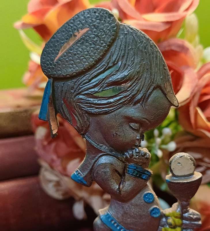 Vintage PELTRO CESELLATO A MANO Pewter Praying Girl Figurine on Wooden Base