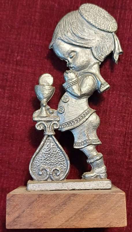 Vintage PELTRO CESELLATO A MANO Pewter Praying Girl Figurine on Wooden Base