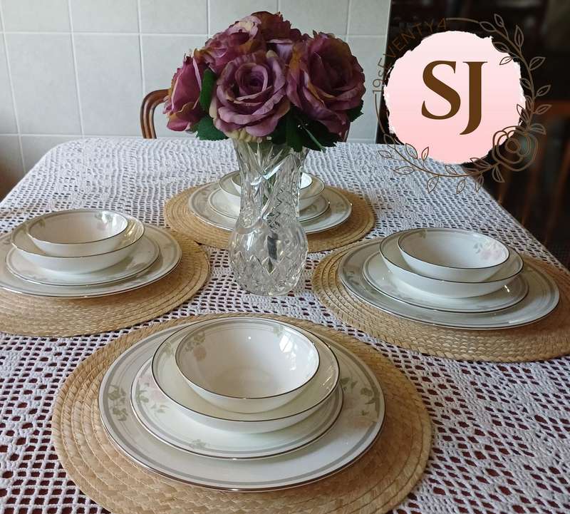 Royal Doulton Twilight Rose Dinner Set  1984 Edition |01|
