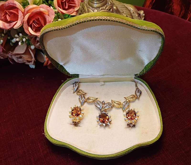 True Vintage Costume Jewelry Set