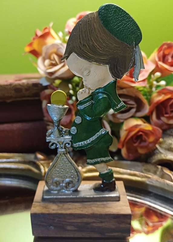 Vintage PELTRO CESELLATO A MANO Pewter Praying Girl Figurine on Wooden Base