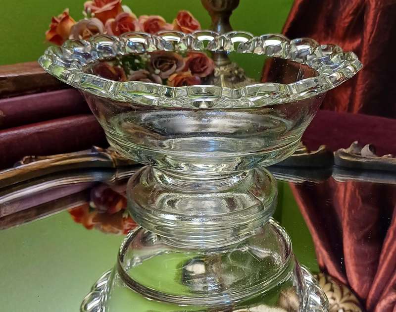 Vintage Clear Glass Bowl with Lacey Reticulated Rim  19 x 10 cm
