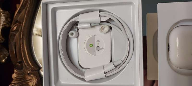 APPLE AirPods Pro 2nd Gen with MagSafe Case (USB-C)
