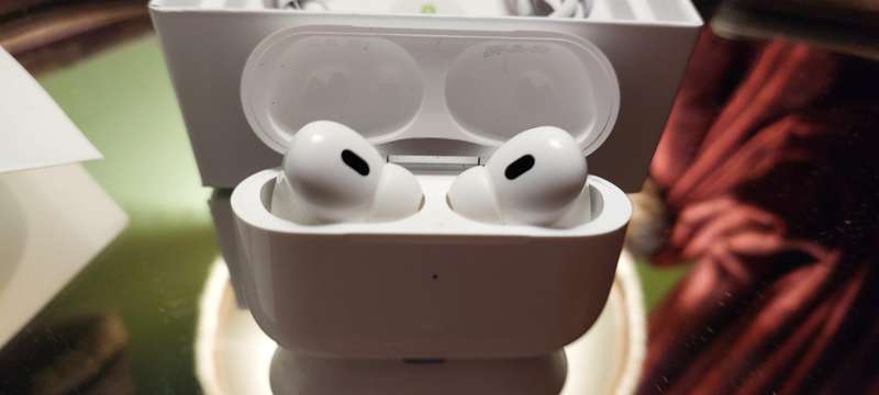 APPLE AirPods Pro 2nd Gen with MagSafe Case (USB-C)