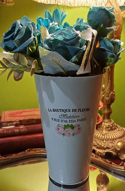 La Boutique de Fleurs Madeleine Enamel Flower Vase  French Country Charm