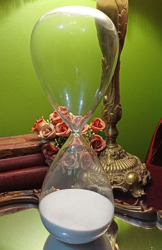 Elegant Clear Glass Hourglass with White Sand  Timeless Decor Piece