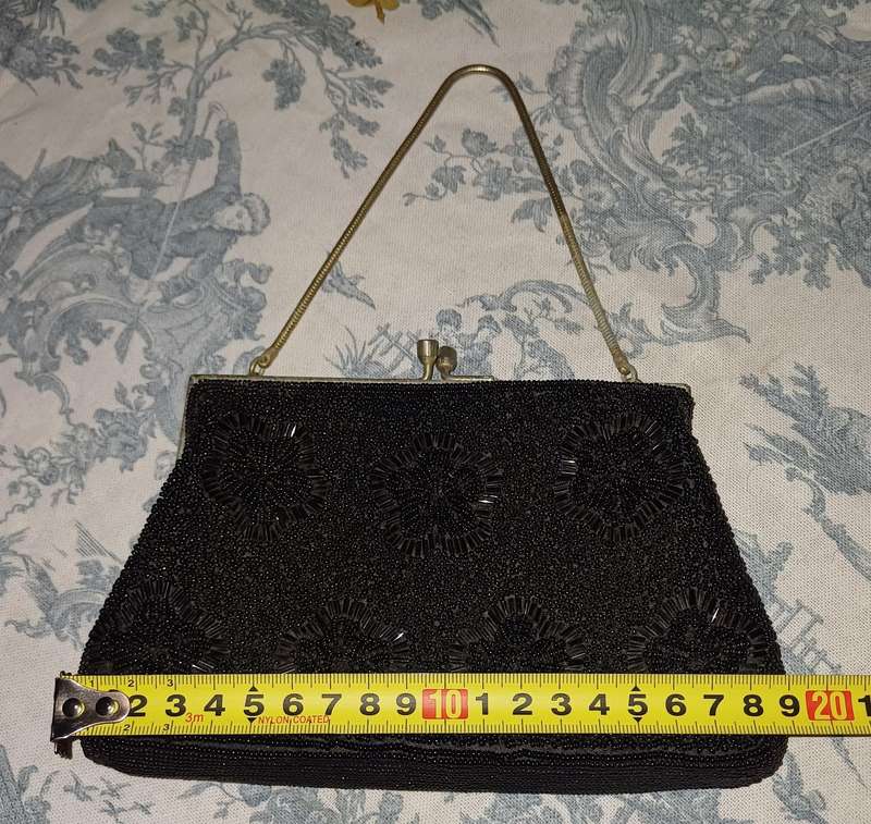 Vintage black beaded kiss lock handbag clutch with chain