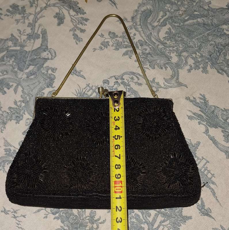 Vintage black beaded kiss lock handbag clutch with chain