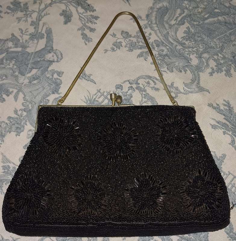 Vintage black beaded kiss lock handbag clutch with chain