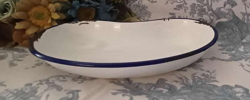 Vintage Swedish Kockums Enamel Kidney-Shaped Bowl  25 x 16 x 4 cm