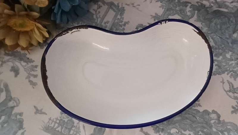 Vintage Swedish Kockums Enamel Kidney-Shaped Bowl  25 x 16 x 4 cm