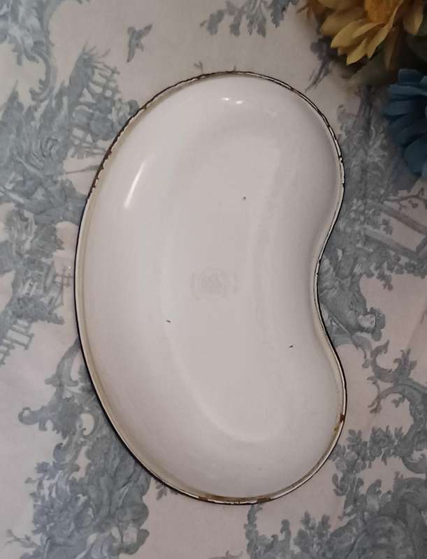 Vintage Swedish Kockums Enamel Kidney-Shaped Bowl  25 x 16 x 4 cm