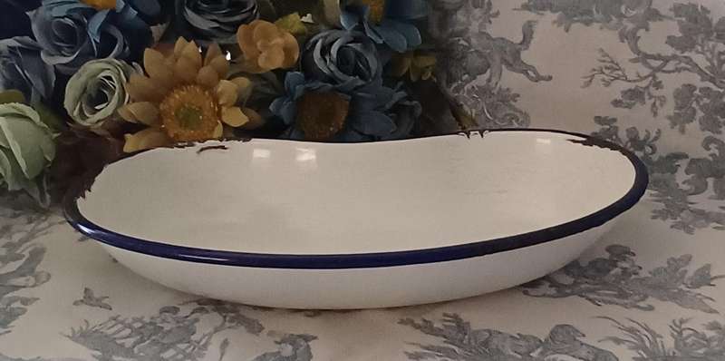 Vintage Swedish Kockums Enamel Kidney-Shaped Bowl  25 x 16 x 4 cm