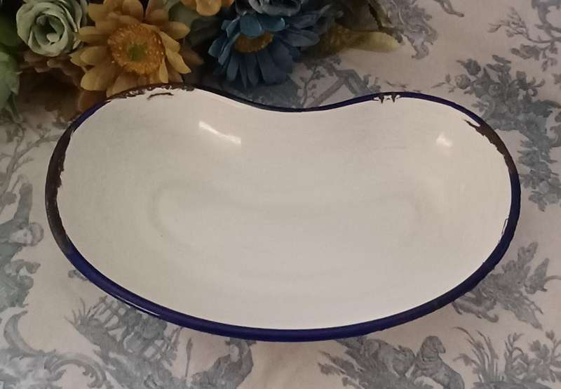 Vintage Swedish Kockums Enamel Kidney-Shaped Bowl  25 x 16 x 4 cm