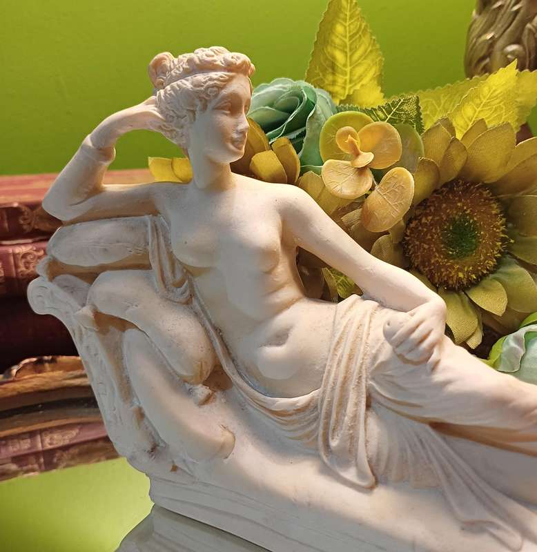 Venus Victrix, Pauline Bonaparte - Resin Sculpture/Figurine - Vintage