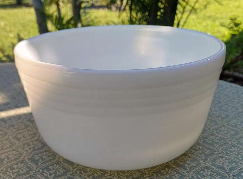 Hamilton Beach Pyrex White Mixing Bowl