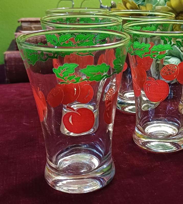 1950s Mid-Century Juice Glasses  Tomato & Vine Design  Set of 6
