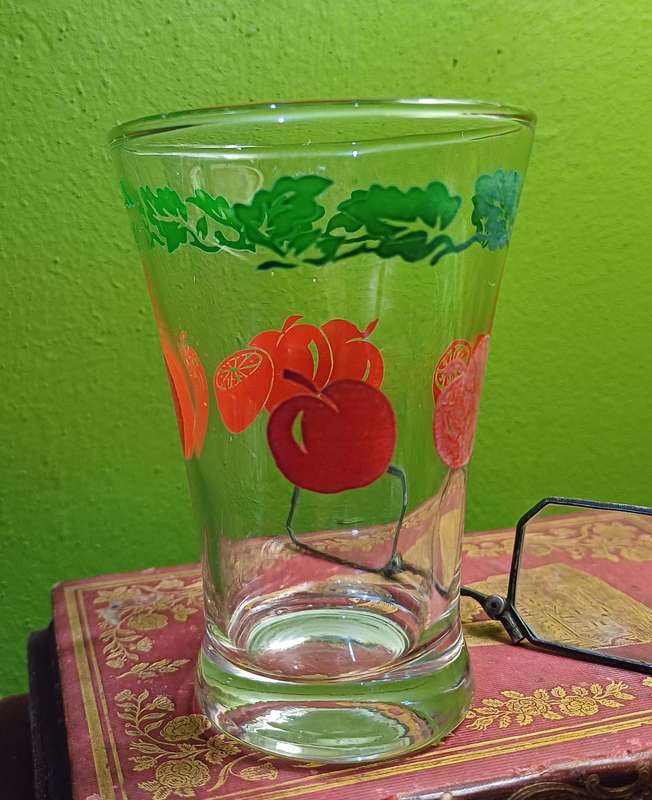 1950s Mid-Century Juice Glasses  Tomato & Vine Design  Set of 6