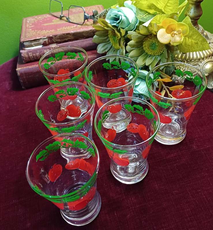 1950s Mid-Century Juice Glasses  Tomato & Vine Design  Set of 6