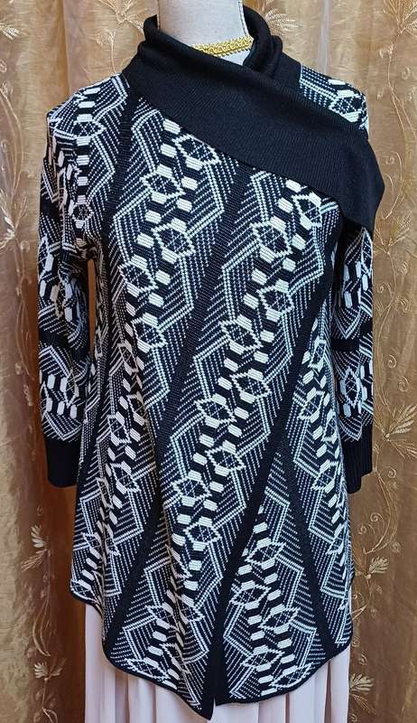 Cardigan   Label Says 13/14 Years, Fits Ladies Size 34