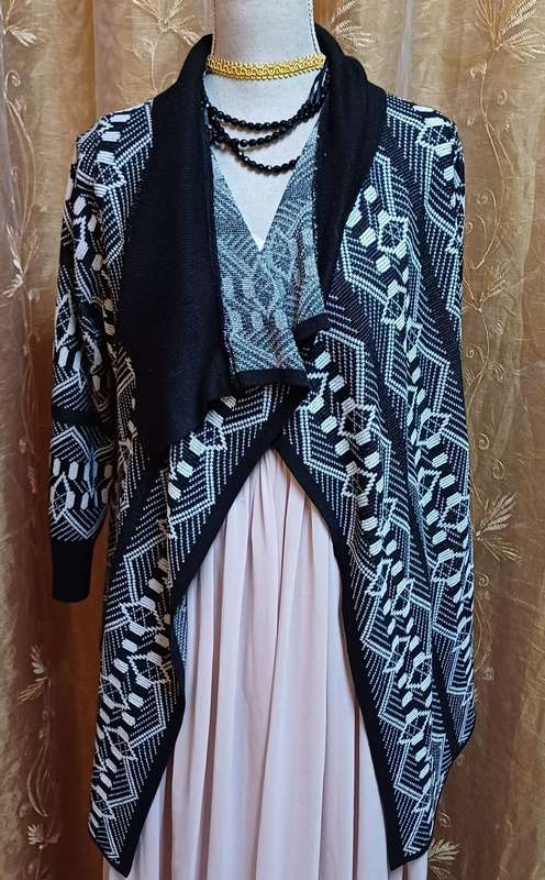 Cardigan   Label Says 13/14 Years, Fits Ladies Size 34