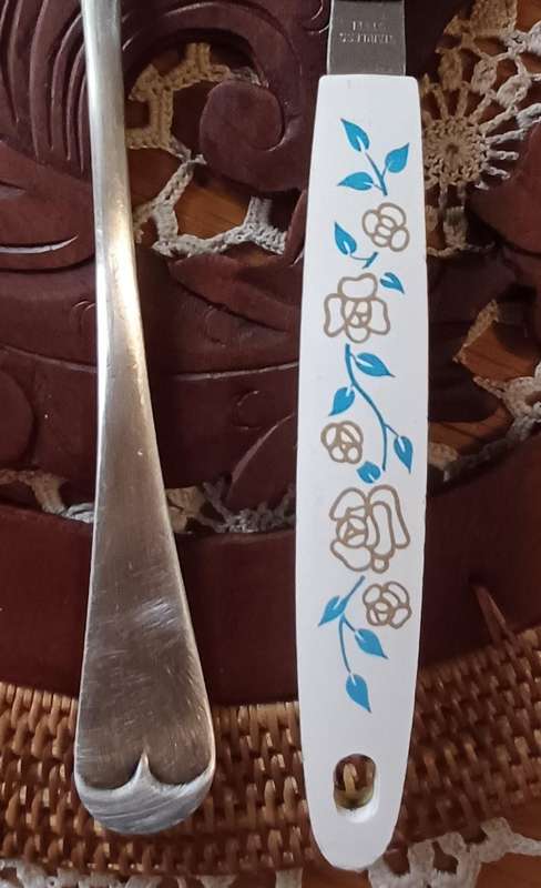 Vintage Metal Flexible Spatula Icing Spreader & silver plated cake server