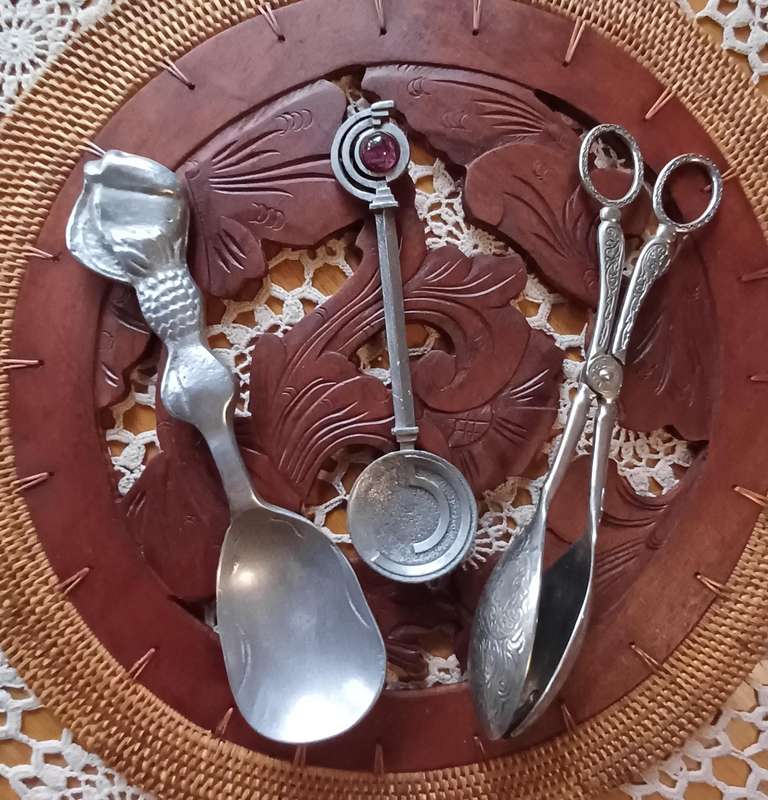 VINTAGE UTENSILS | DISPLAY | DECOR | CAKE |
