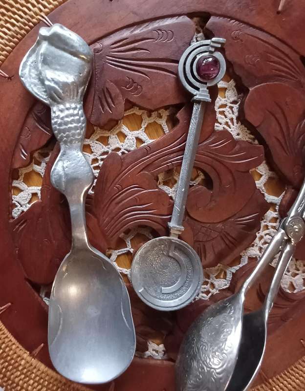 VINTAGE UTENSILS | DISPLAY | DECOR | CAKE |