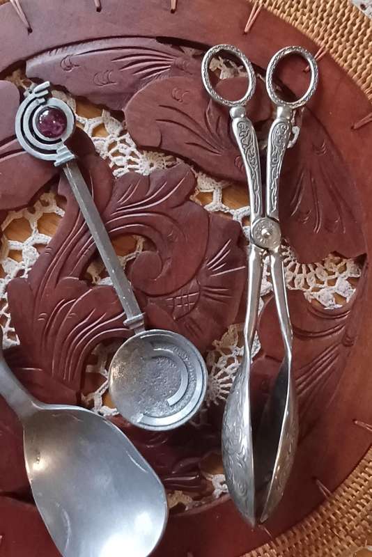 VINTAGE UTENSILS | DISPLAY | DECOR | CAKE |