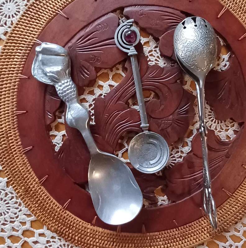 VINTAGE UTENSILS | DISPLAY | DECOR | CAKE |