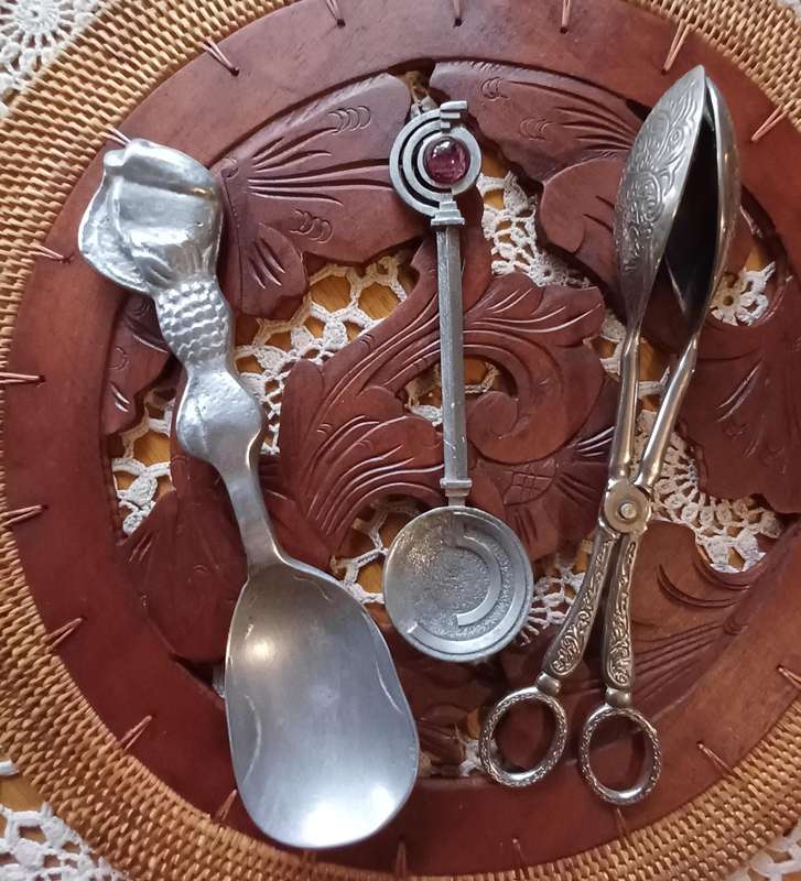 VINTAGE UTENSILS | DISPLAY | DECOR | CAKE |