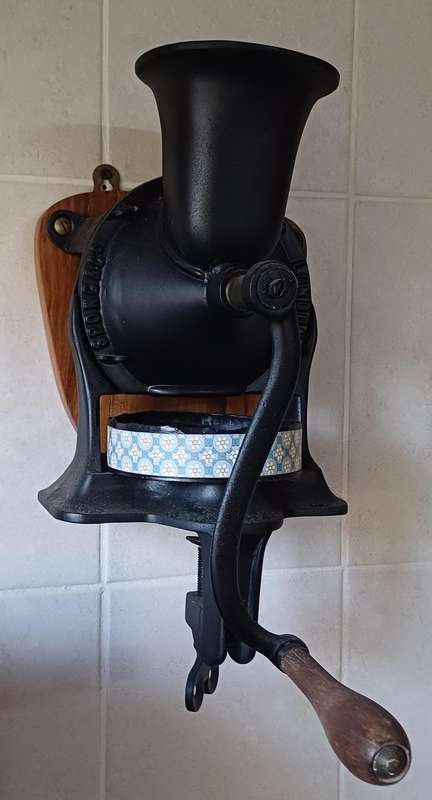 Antique Large Cast Iron No.4 Spong & Co Ltd Coffee Mill Grinder