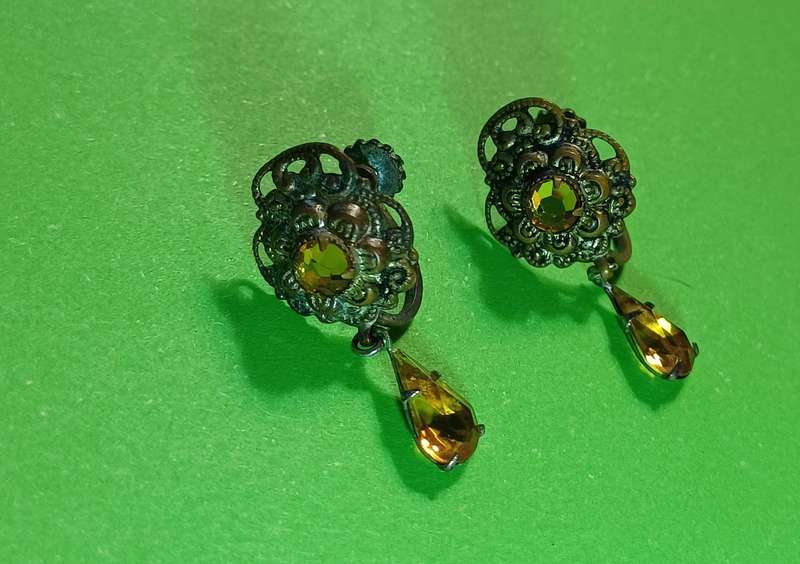 Vintage Costume Jewelry  | 11 |