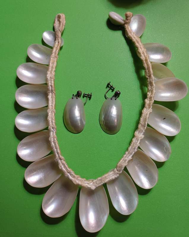 Vintage Costume Jewelry  | 12 |