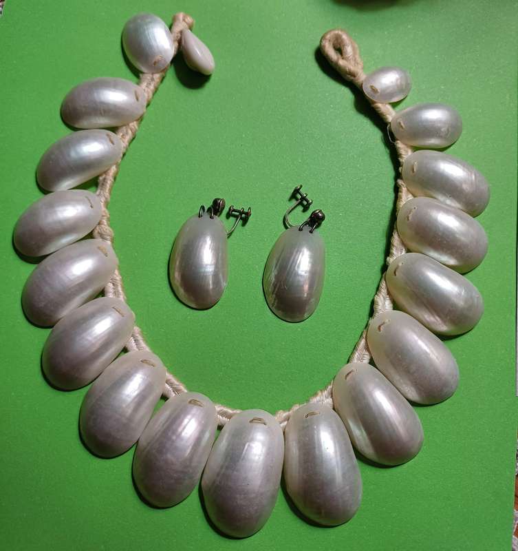 Vintage Costume Jewelry  | 12 |