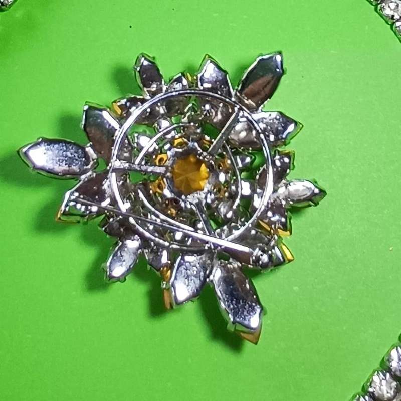 Vintage 1950's Necklace and Brooch | 15 |