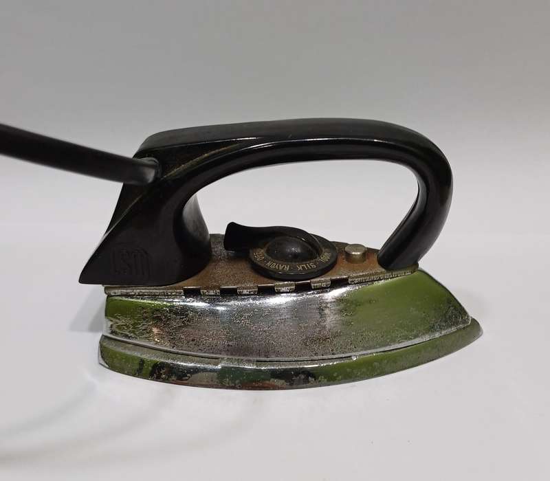 Electric Travel Iron