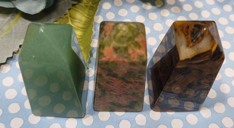 Trio of Crystal Pillars  Mystical Stone Guardians (Approx. 2 x 2 x 4.5 cm Each) | 32 |