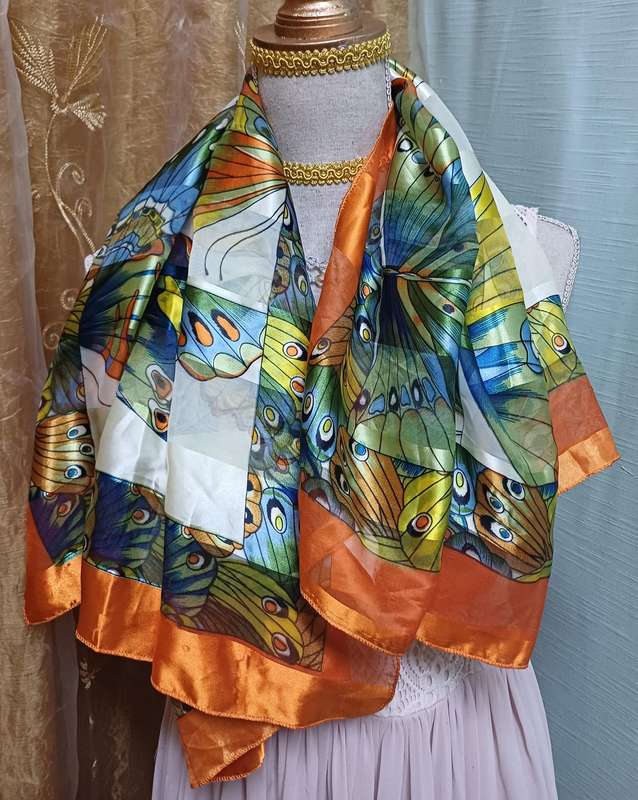 Scarf | 92 x 92 cm | With Style and Grace, From My Atelier to Yours |