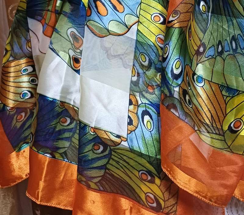 Scarf | 92 x 92 cm | With Style and Grace, From My Atelier to Yours |