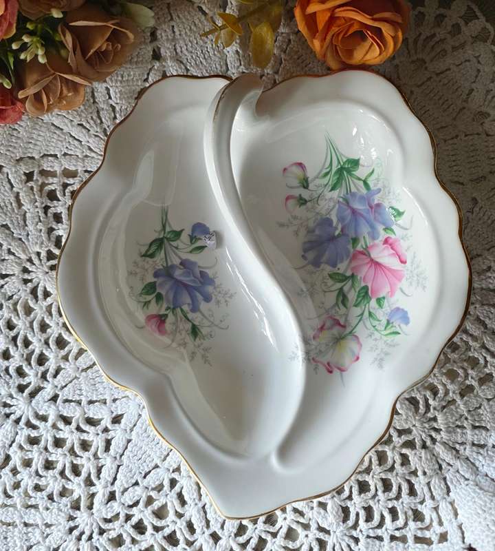 ROYAL ALBERT LEAF DISH | SWEET PEA | FRIENDSHIP SERIES |
