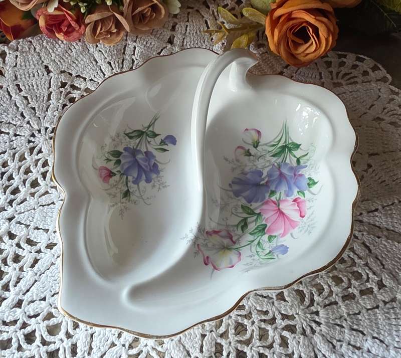 ROYAL ALBERT LEAF DISH | SWEET PEA | FRIENDSHIP SERIES |
