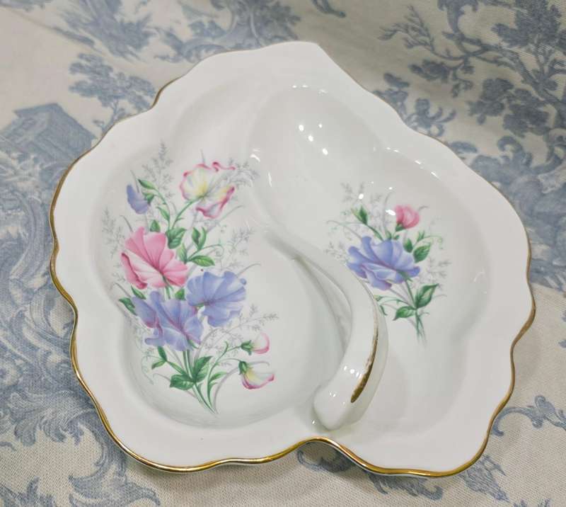 ROYAL ALBERT LEAF DISH | SWEET PEA | FRIENDSHIP SERIES |
