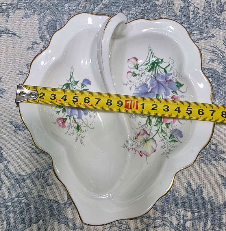 ROYAL ALBERT LEAF DISH | SWEET PEA | FRIENDSHIP SERIES |