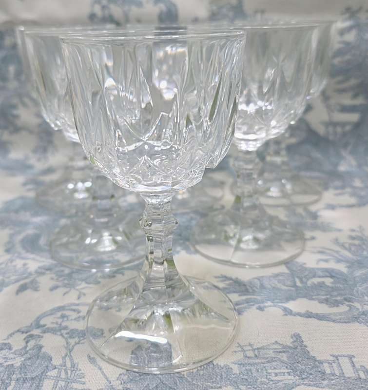 RCR Royal Crystal Rock 24% Lead Crystal White Wine Glasses Set of 6   (03)