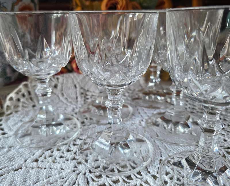 RCR Royal Crystal Rock 24% Lead Crystal White Wine Glasses Set of 6   (03)