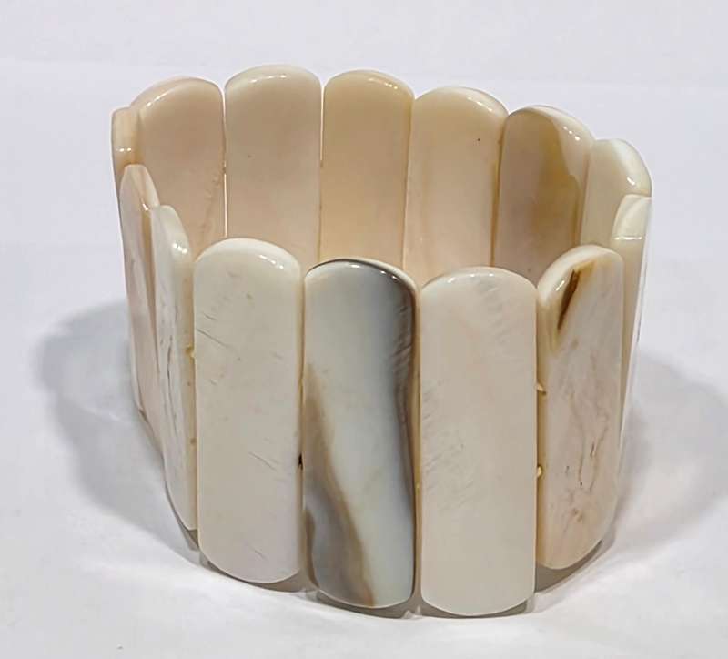 Stretch Bracelet. Genuine Pearlescent Cream, Beige, Mother of Pearls, Sticks Stretch Bracelet