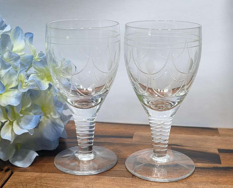 Set of Stuart Crystal Tamara Stem Glasses | Size on Photos |